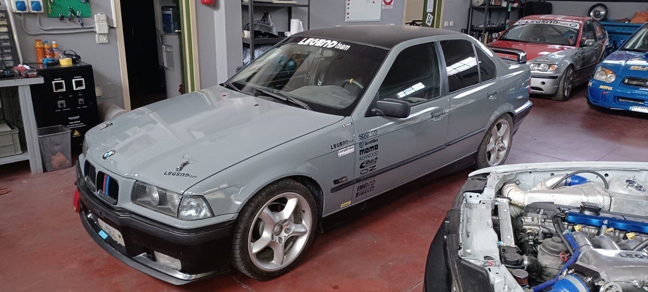 Officina — BMW E36 Legend Team in preparazione