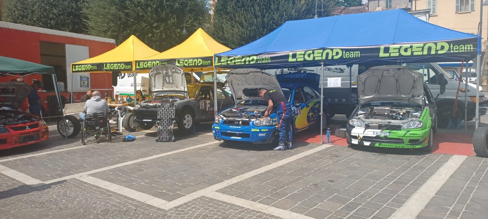 Gazebo Legend Team — parco assistenza in piazza
